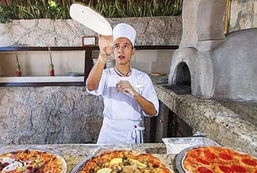 pizzas at royal solaris cancun