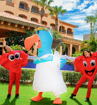 Pancho Solaris spreading love during Valentines Day in Cabo