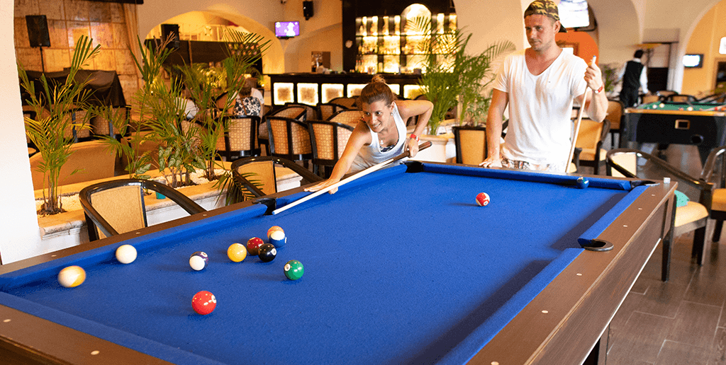 billards pool at gr solaris cancun