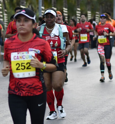 Competidores en el maraton de Cancun 2019