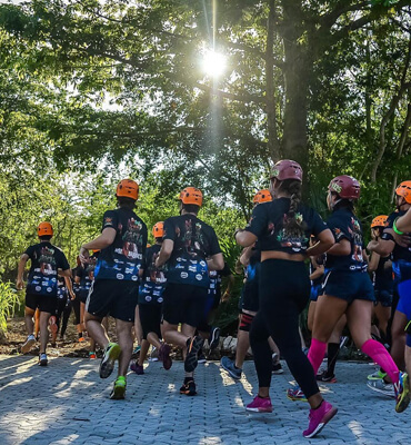 Competidores en la Bravest Race de Cancún