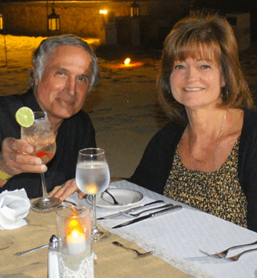 Cena de luna llena playa en los cabos parejas