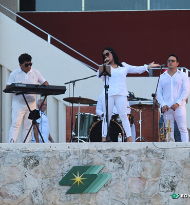 Musica en Vivo el la celebracion del Día del Padre en Cancún