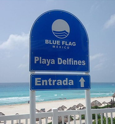 Playa Delfines en Cancun con certificado Blue Flag