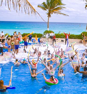 Fiesta de Espuma en los Hoteles Solaris de Cancún