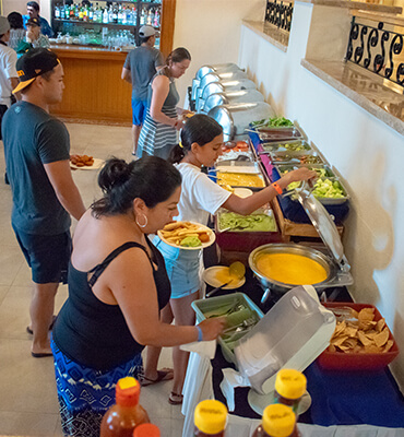 Barra de Comida en el Lobby de Los Cabos