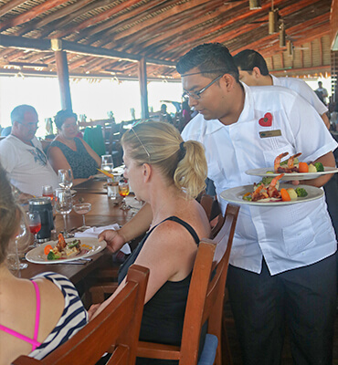 Celebrando el Día de San Valentin en el Restaurante de Cancún