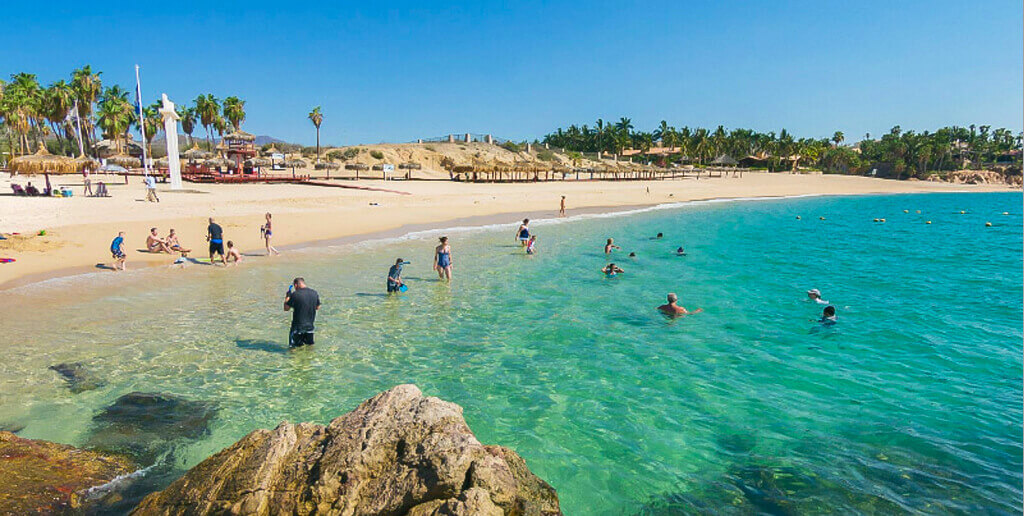 playa-chileno-en-cabos-semana-santa