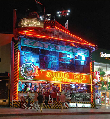 La Vida nocturna en el centro de Cabo San Lucas